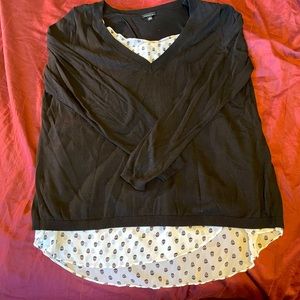 Layered Black and White Long Sleeve Shirt with Skulls, size XL